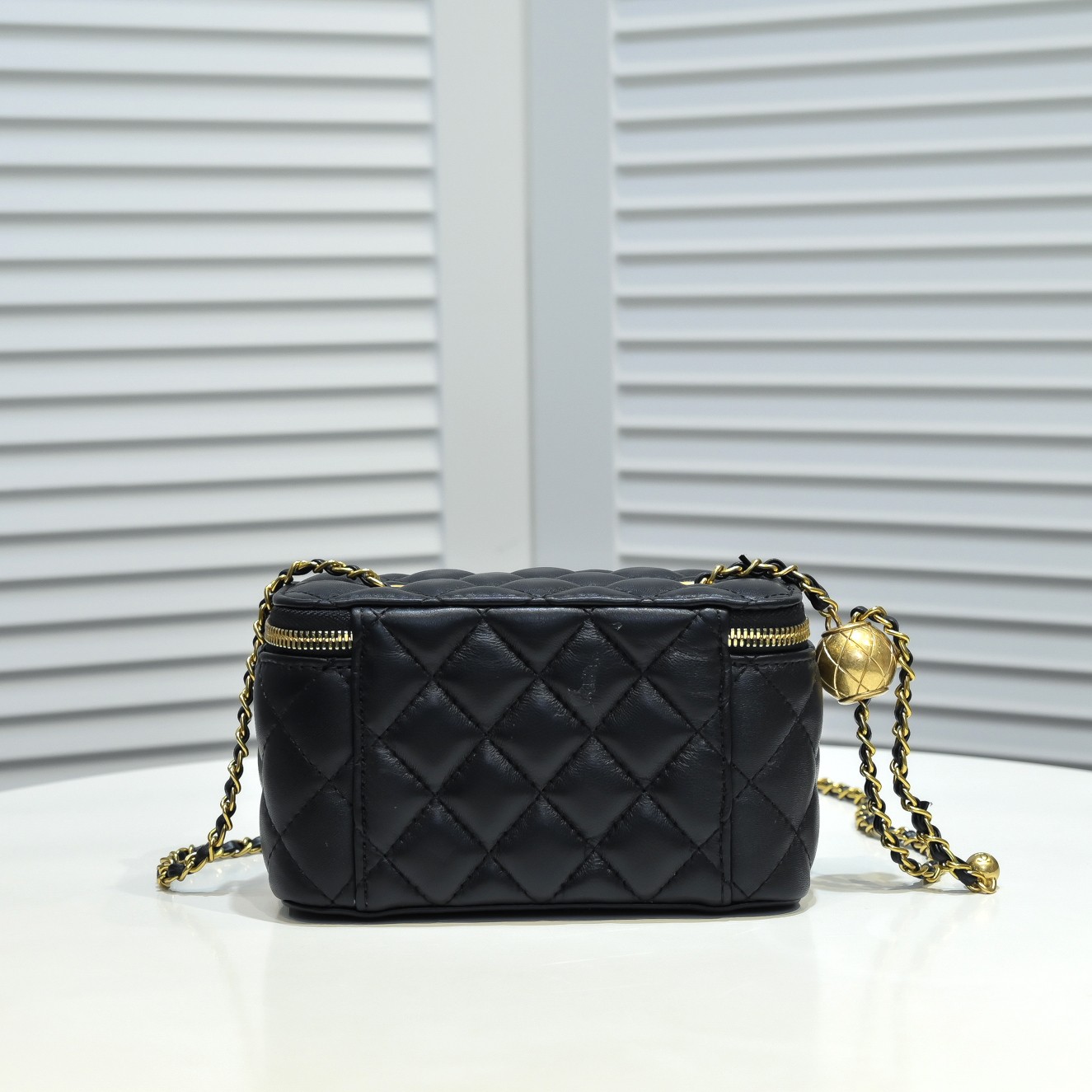 Chanel  Golden·Ball Makeup Box Bag  Shoulder Bag Handbag