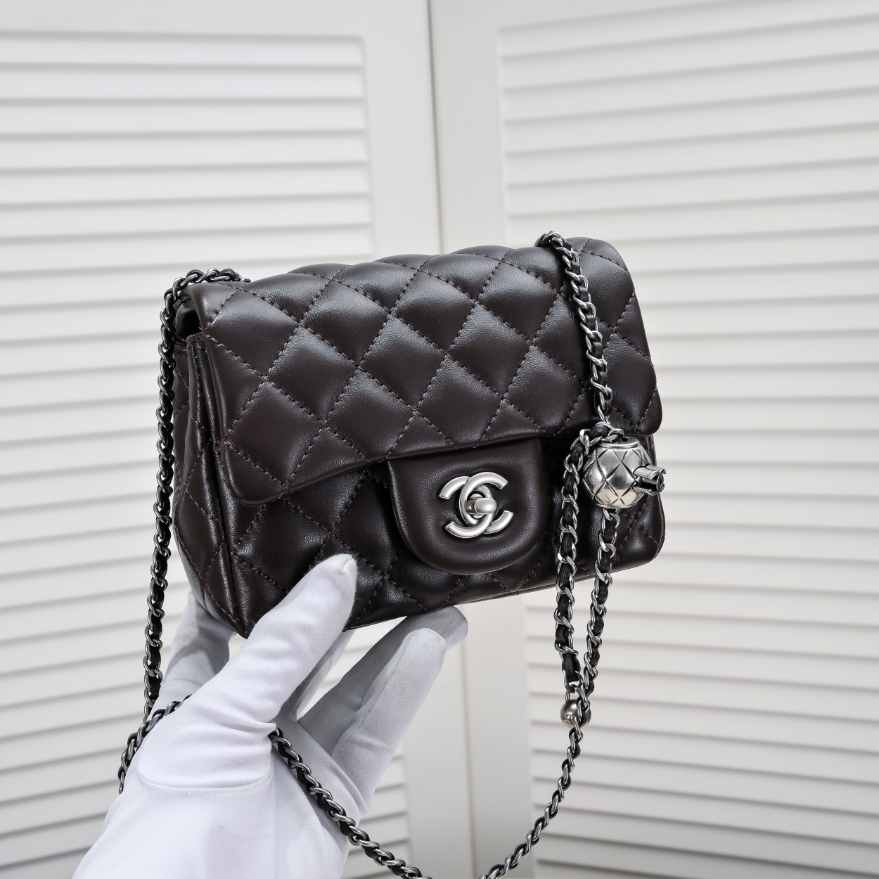 Chanel Cross Body Metal Ball Chain Shoulder Bag Handbag