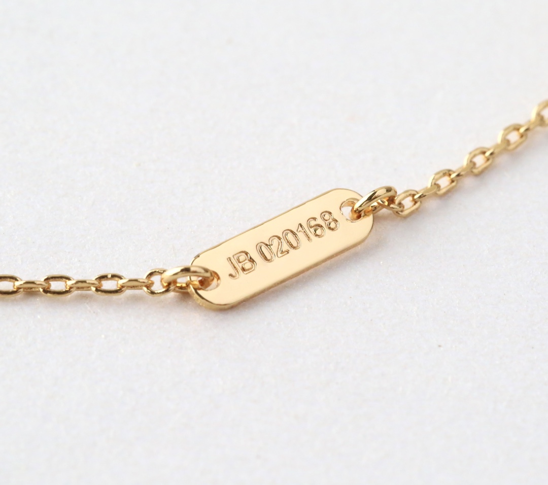 Van Cleef & Arpels Necklace 551