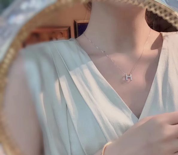 Hermes Pop H Pendant Dupe, diamonds