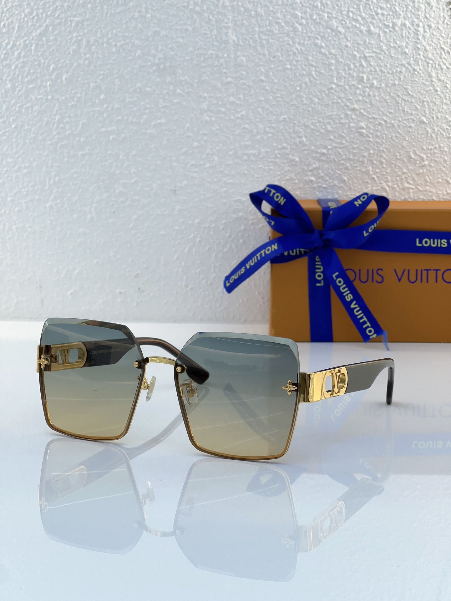Louis Vuitton LV Sunglasses