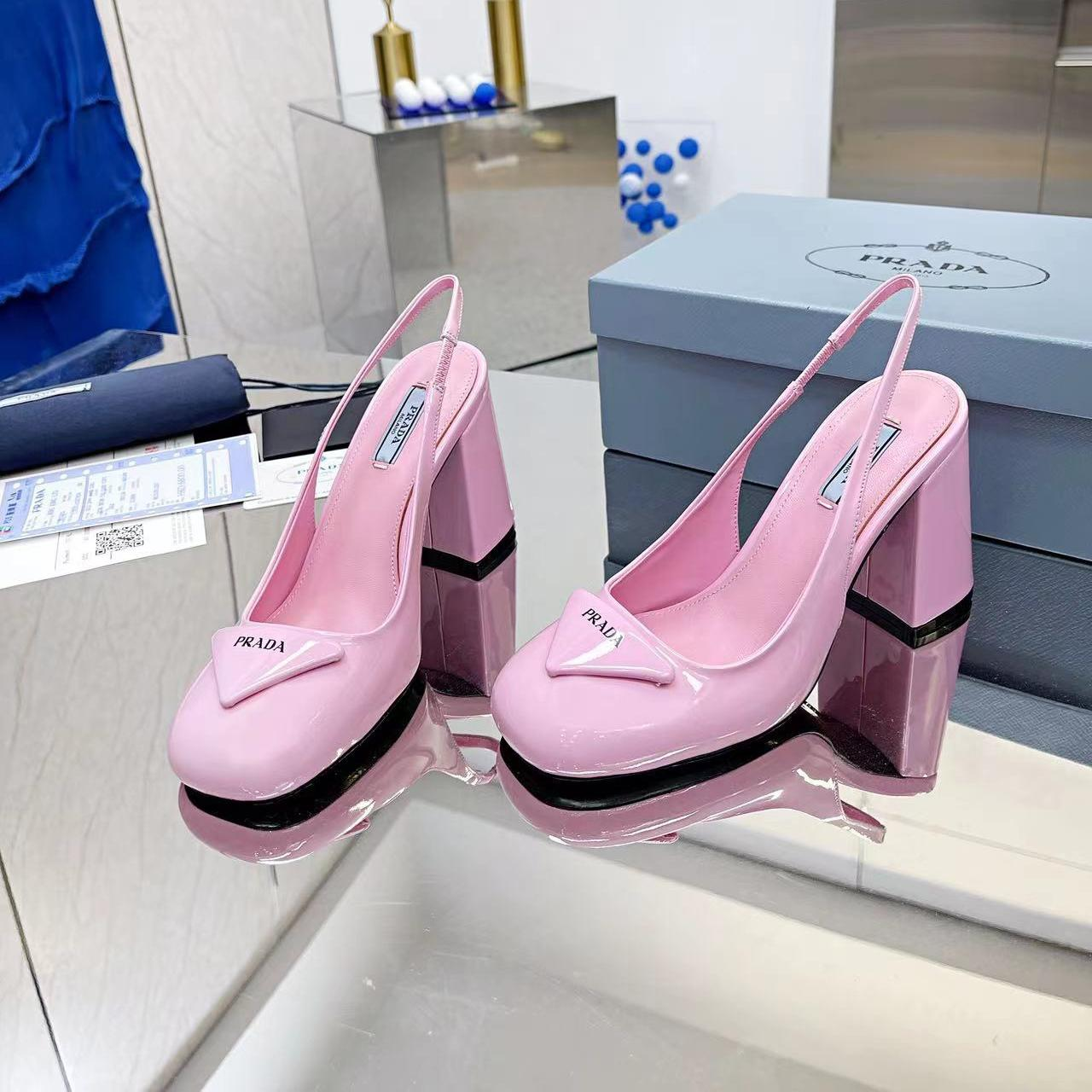 Prada  Patent Leather Chunky Heel  Sandals Slide (Replica)