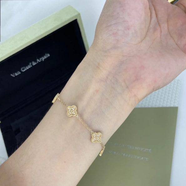 Van Cleef Bracelet Dupe, Mini Clover Bracelet, Gold& Full Diamonds
