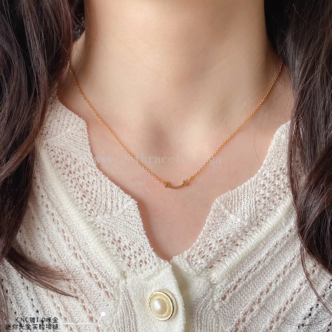 Tiffany T Small Smile Pendant Yellow Gold/Rose Gold/White Gold