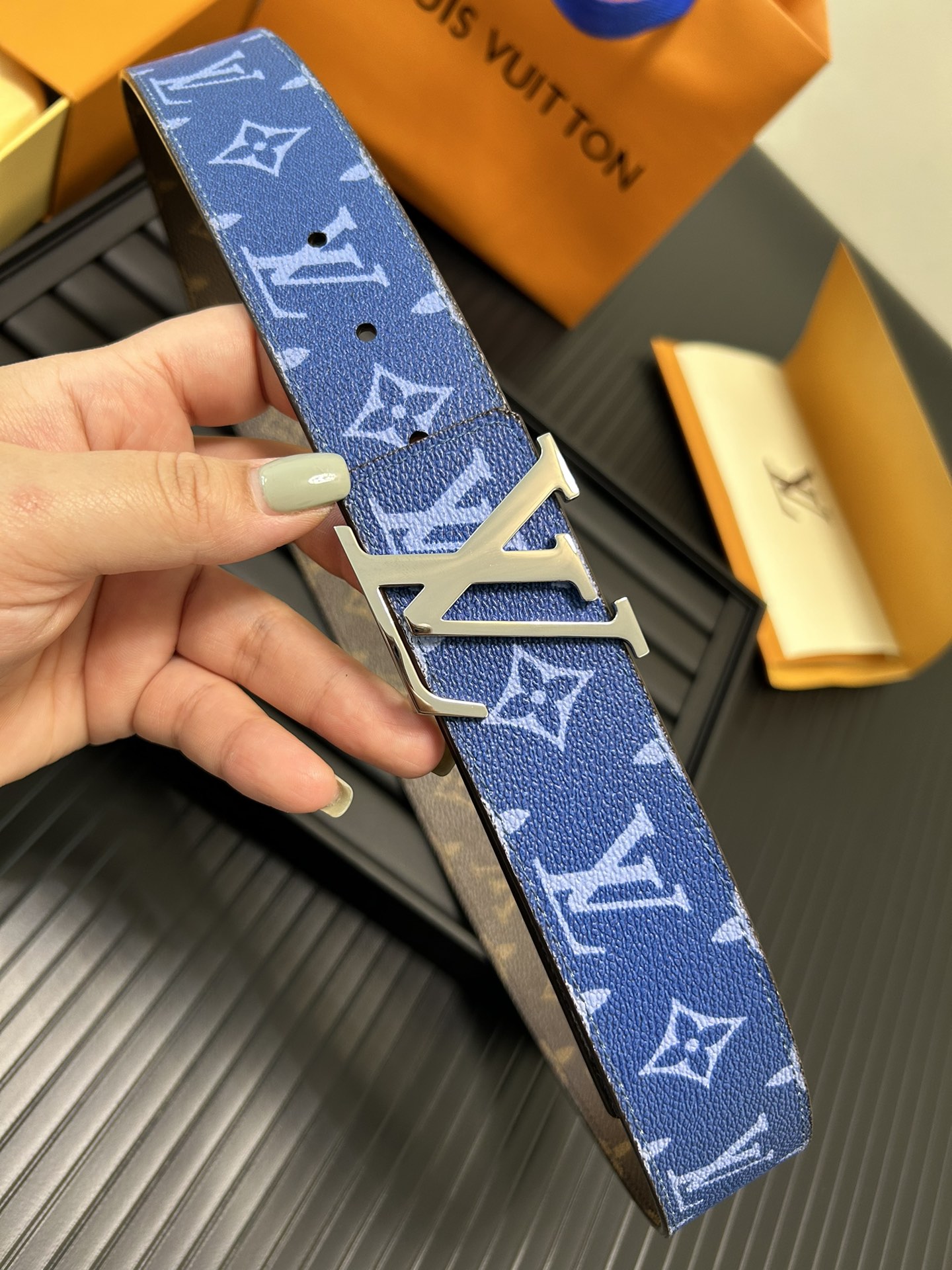 Louis Vuitton LV Leather Belts 1:1 Mirror Version