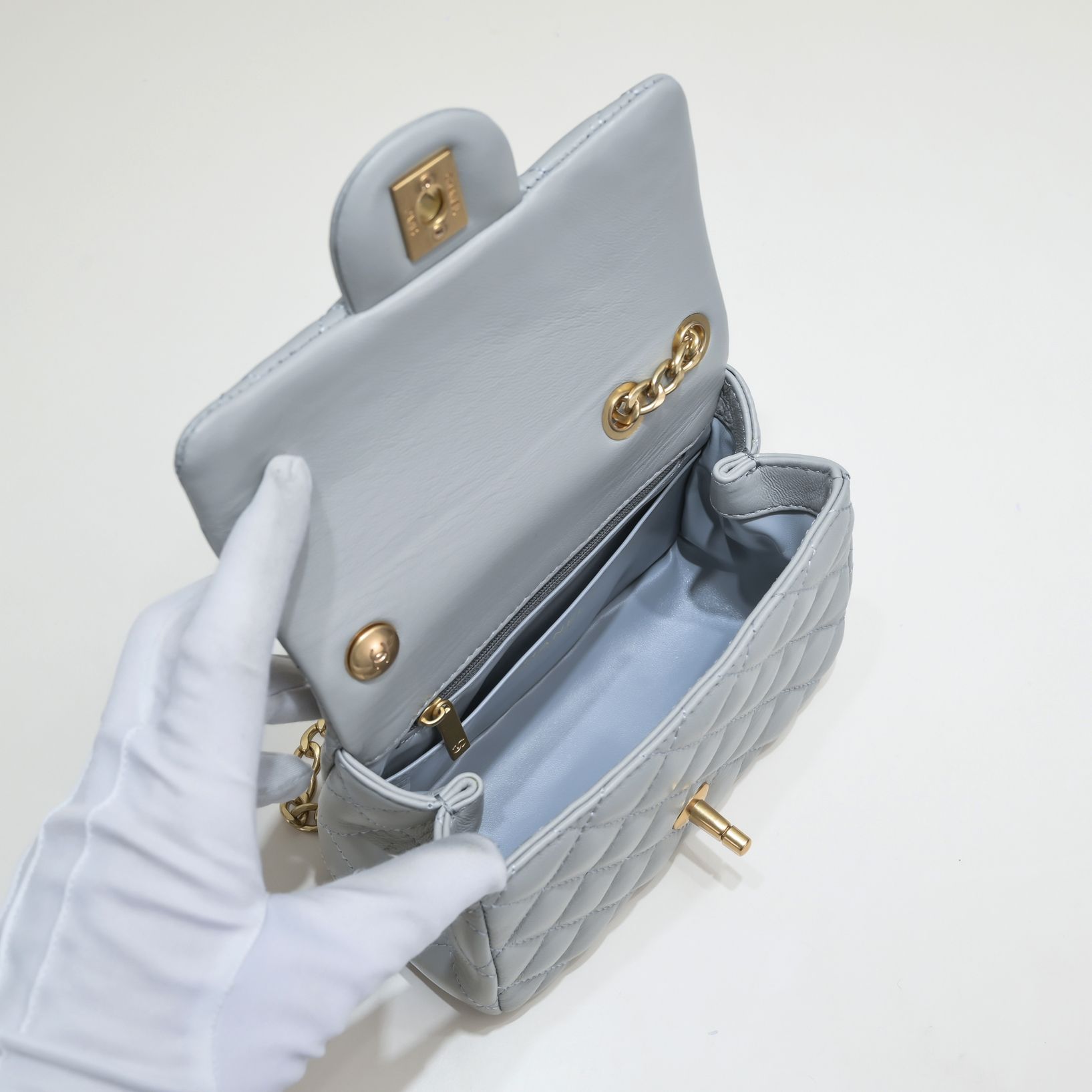 Chanel 23S Camellia Flower Adjustable Buckle Shoulder Bag Handbag