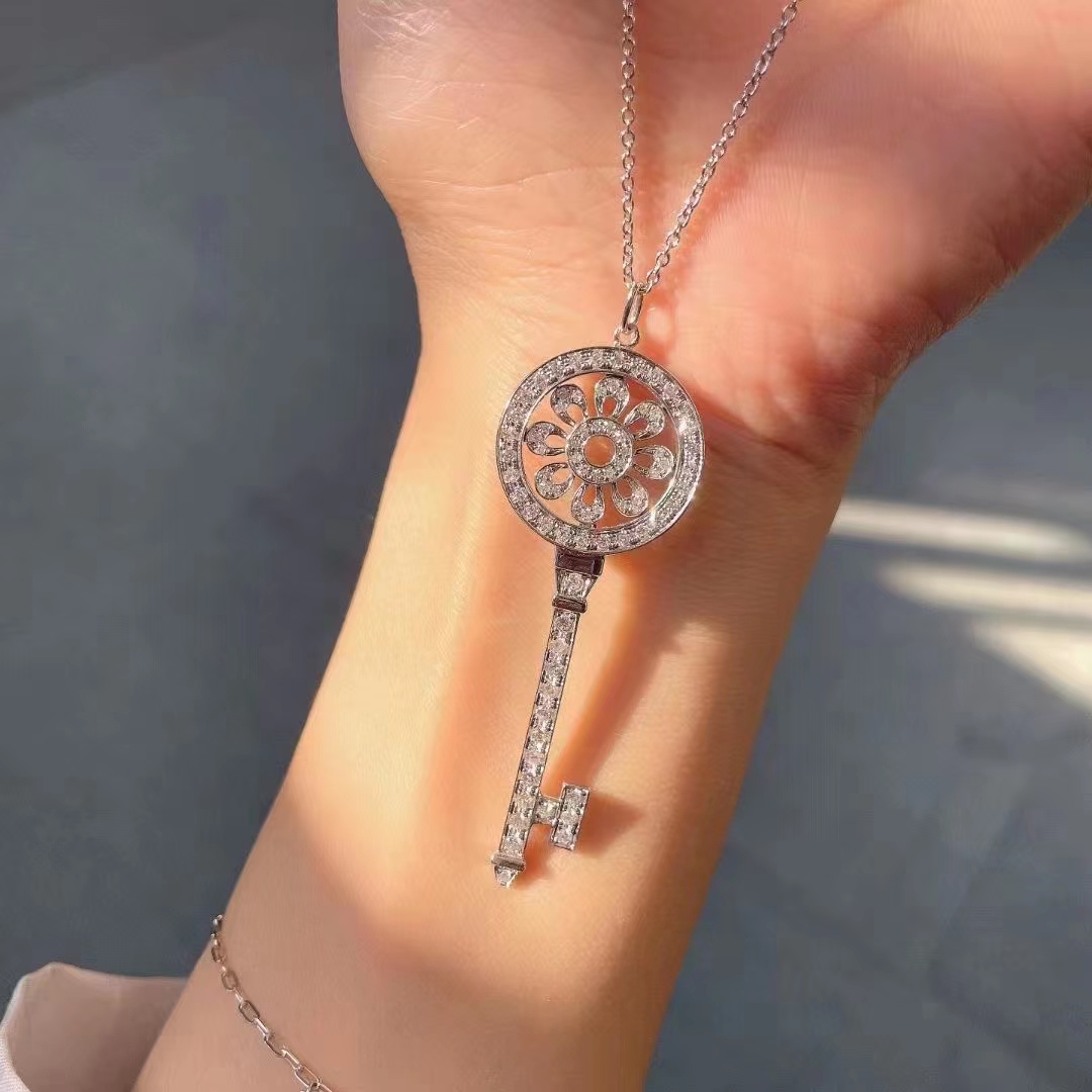 Tiffany Keys, Petals key pendant