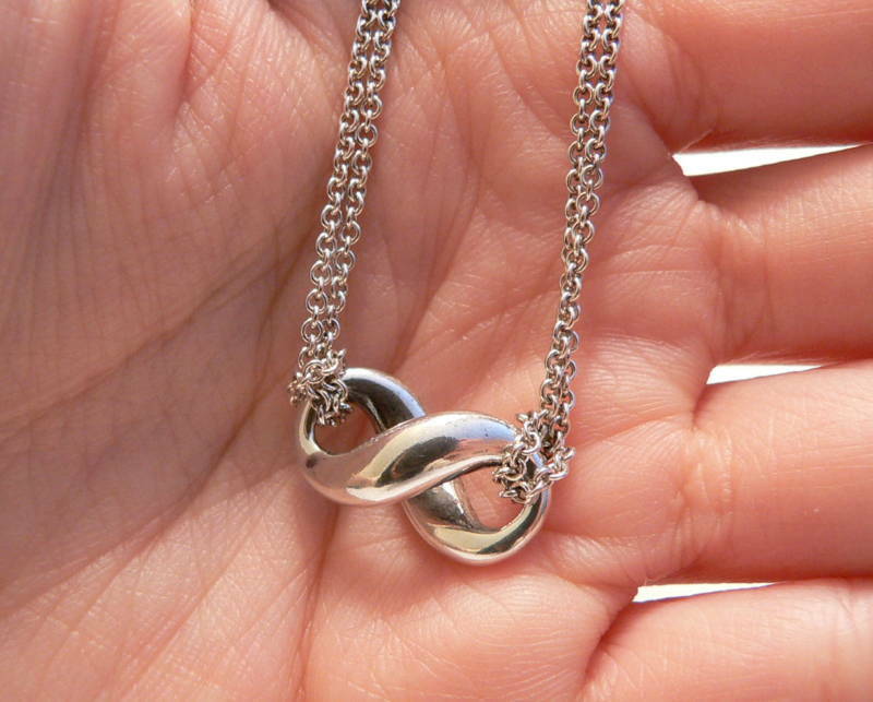 Tiffany & Co Silver Infinity Figure 8 Necklace Pendant Chain Charm Gift Love