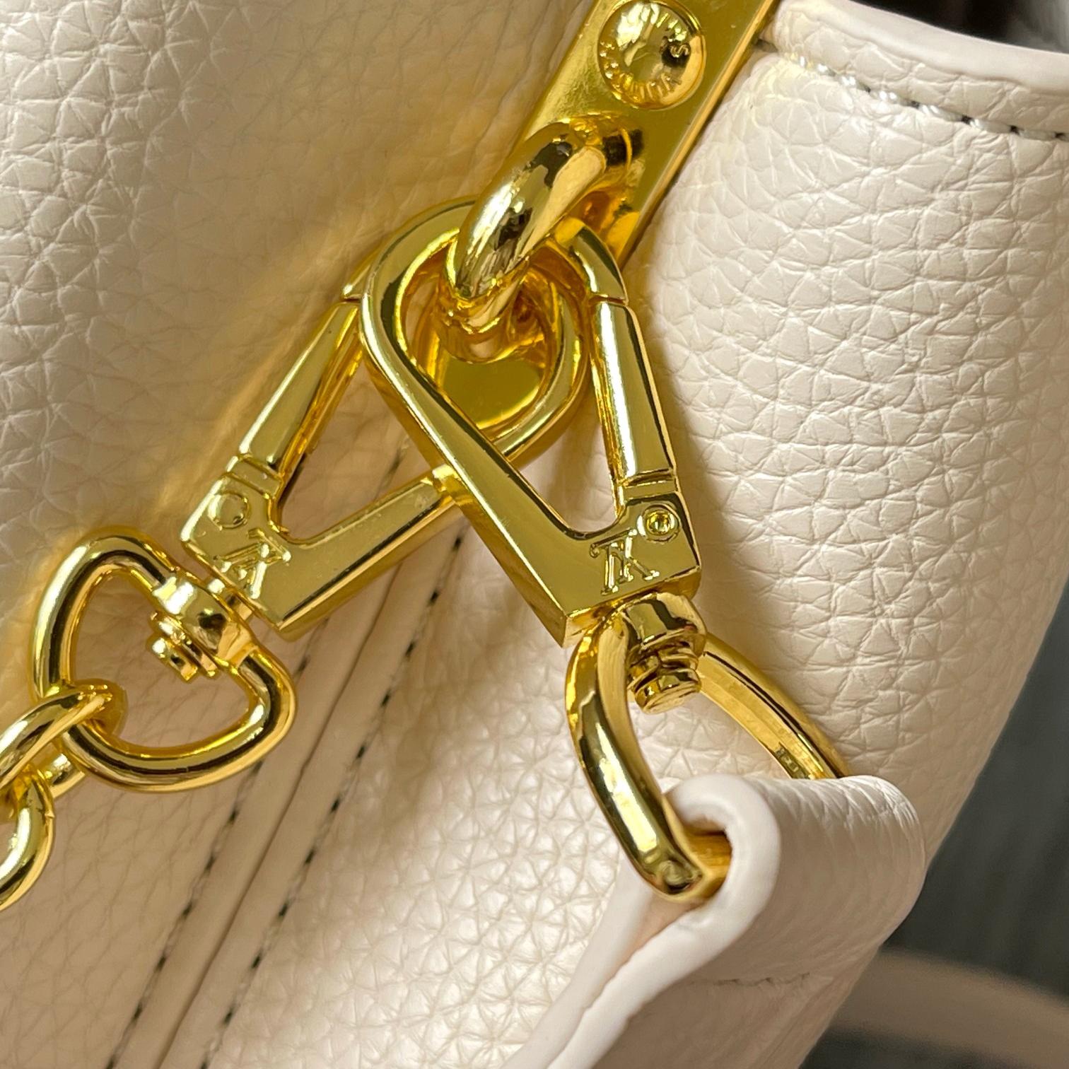 Louis Vuitton LV Capucines Love lock Chain Shoulder Bag M23950  (Replica)