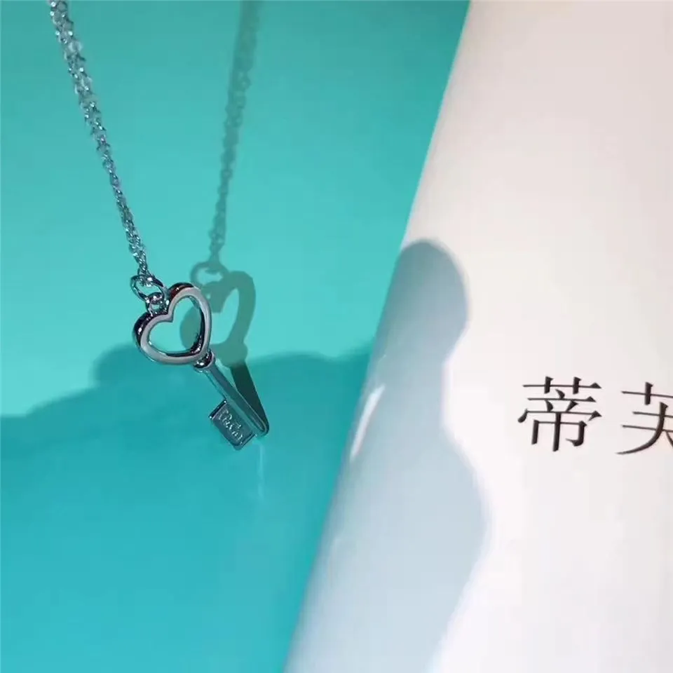 Replica Tiffany Keys Heart Key Pendant Necklace Fine Jewelry Price Dubai 35483853