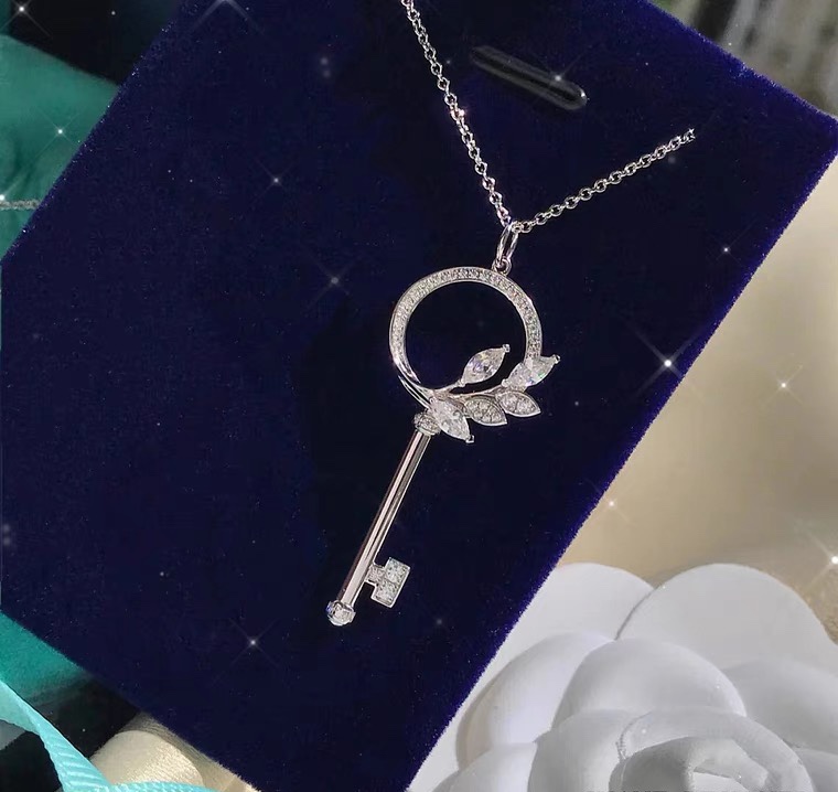 Tiffany Keys, Tiffany Victoria® Diamond Vine Circle Key in Platinum