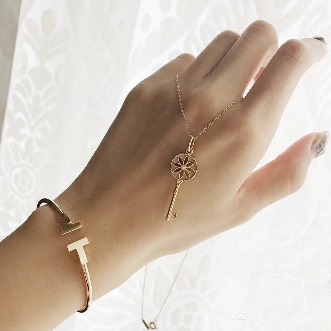 Tiffany Daisy Key Dupe, In Rose Gold