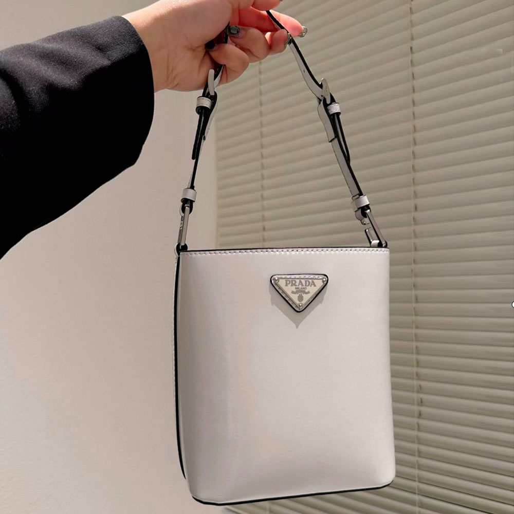 Prada Smooth Bucket Shoulder Bag（Replica）