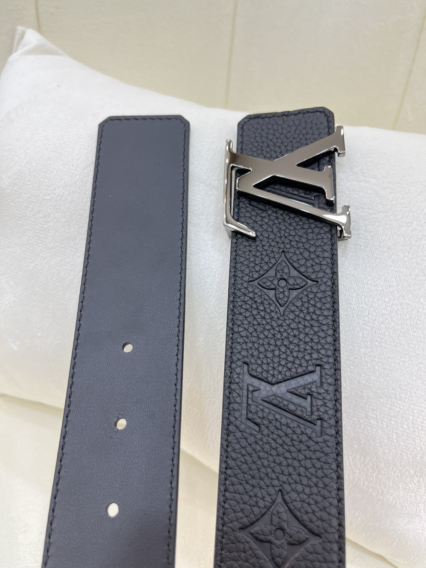 Louis Vuitton LV Leather Belts 1:1 Mirror Version