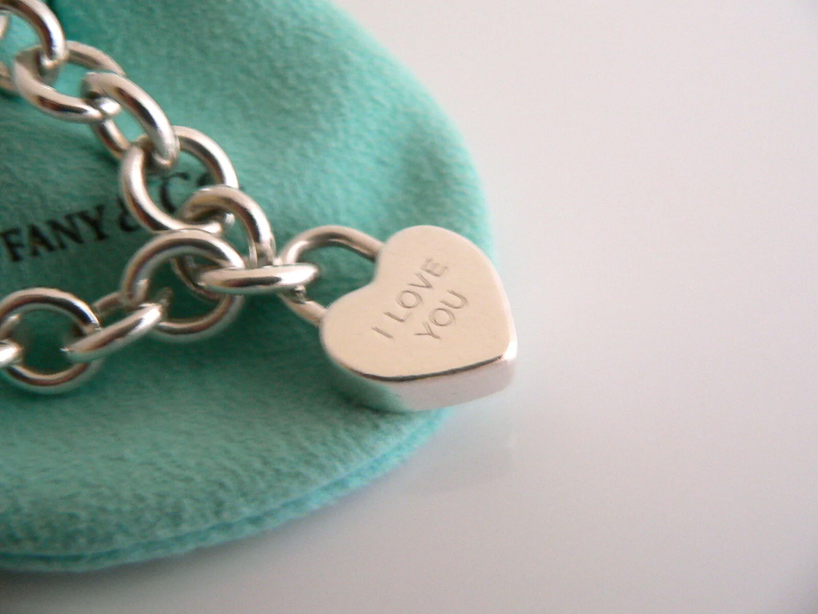 Tiffany & Co Silver I LOVE YOU Heart Padlock Bracelet Bangle Charm Gift Pouch