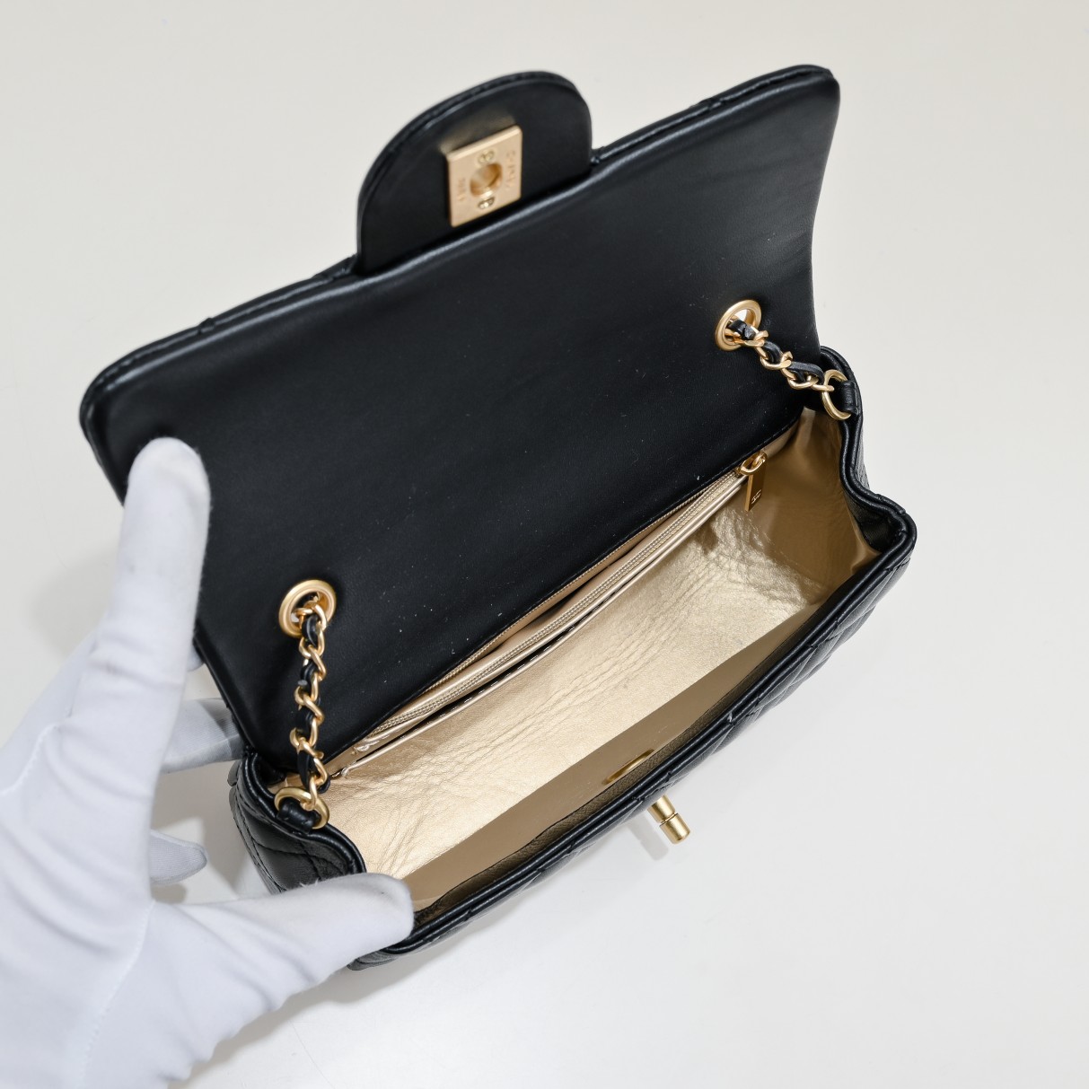 Chanel Cross Body Metal Ball Chain Shoulder Bag Handbag