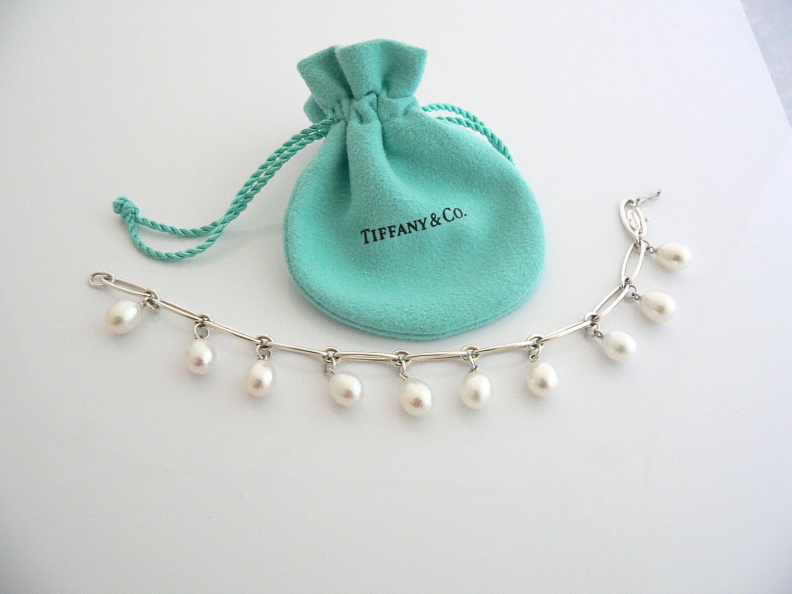 Tiffany & Co Pearl Bracelet Bangle Oval Chain Love Gift Pouch Silver Box Classic