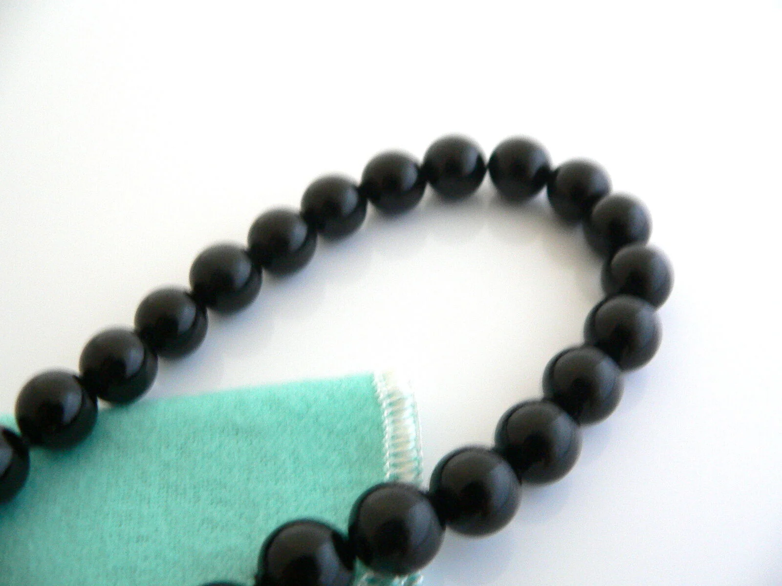 Tiffany & Co Onyx Bead Necklace Pendant Chain Twirl Clasp Silver Love Gift Pouch