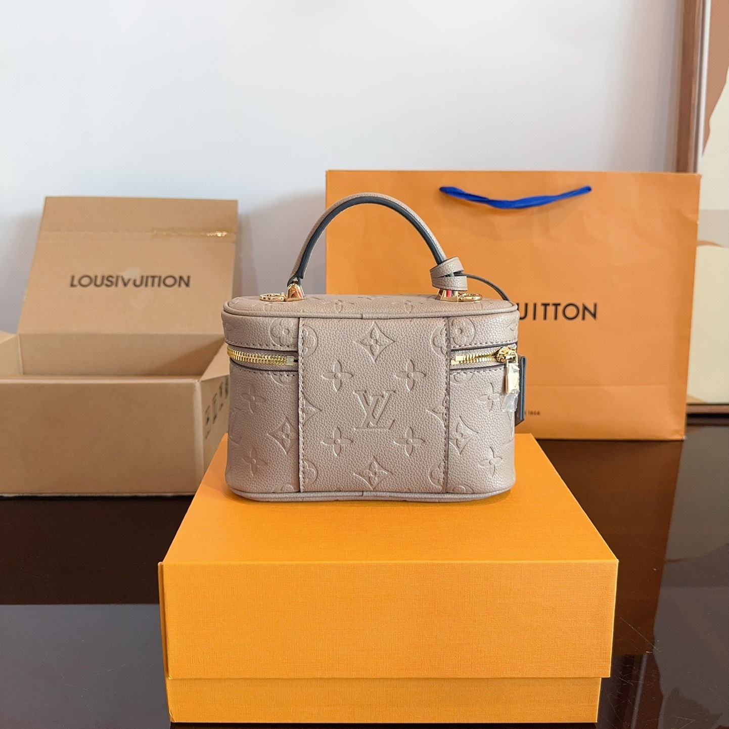 Louis Vuitton LV Vanity Bag PM Shoulder Bag Cosmetics Bag(Replica)