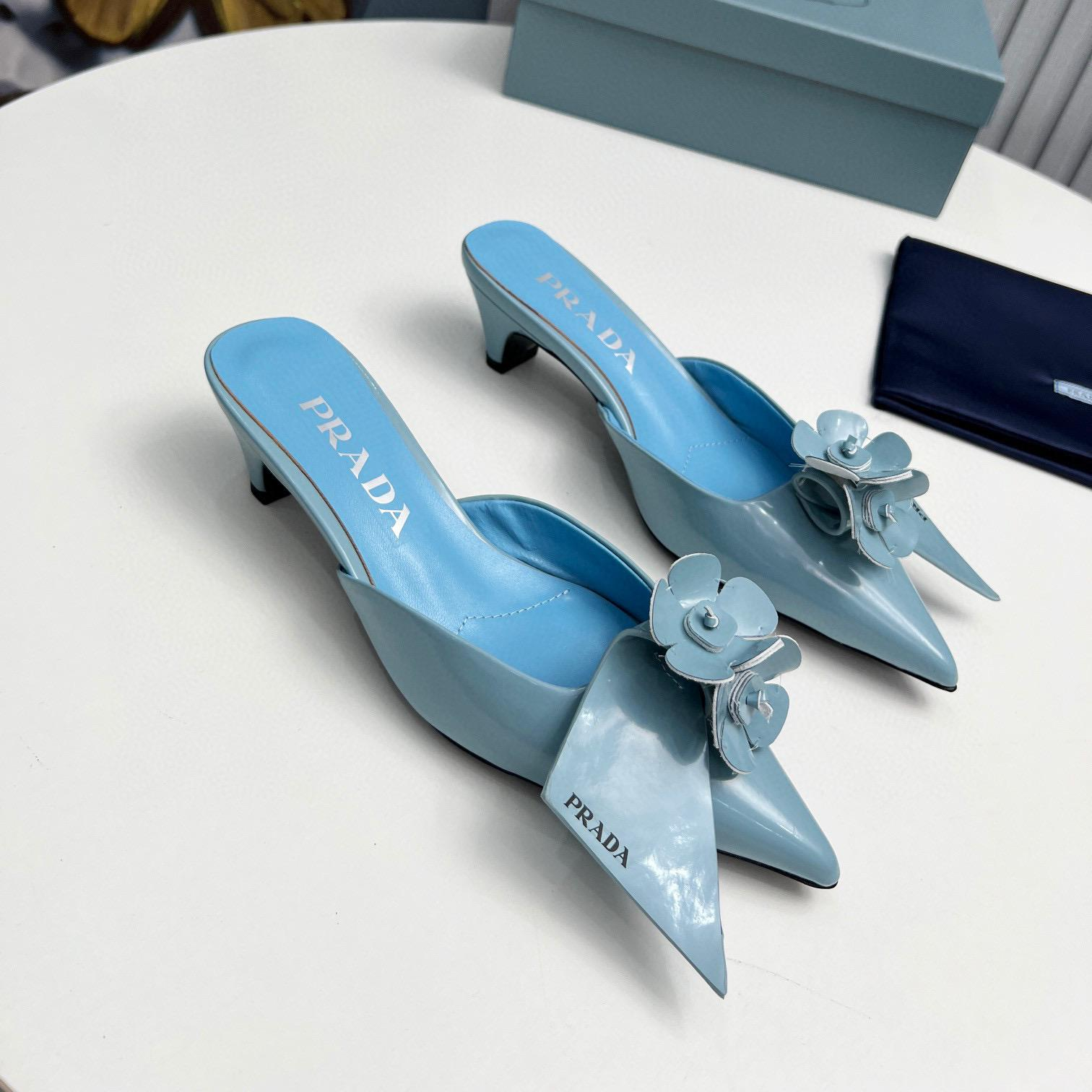 Prada  Patent Leather Flip-flops Sandals Slide (Replica)