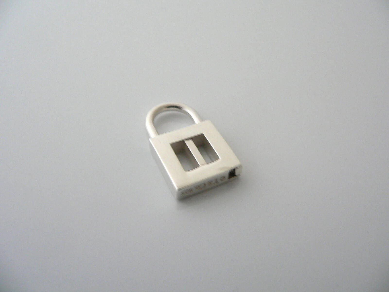 Tiffany & Co Alphabet I Charm Personalized Padlock Pendant 4 Necklace Older Rare