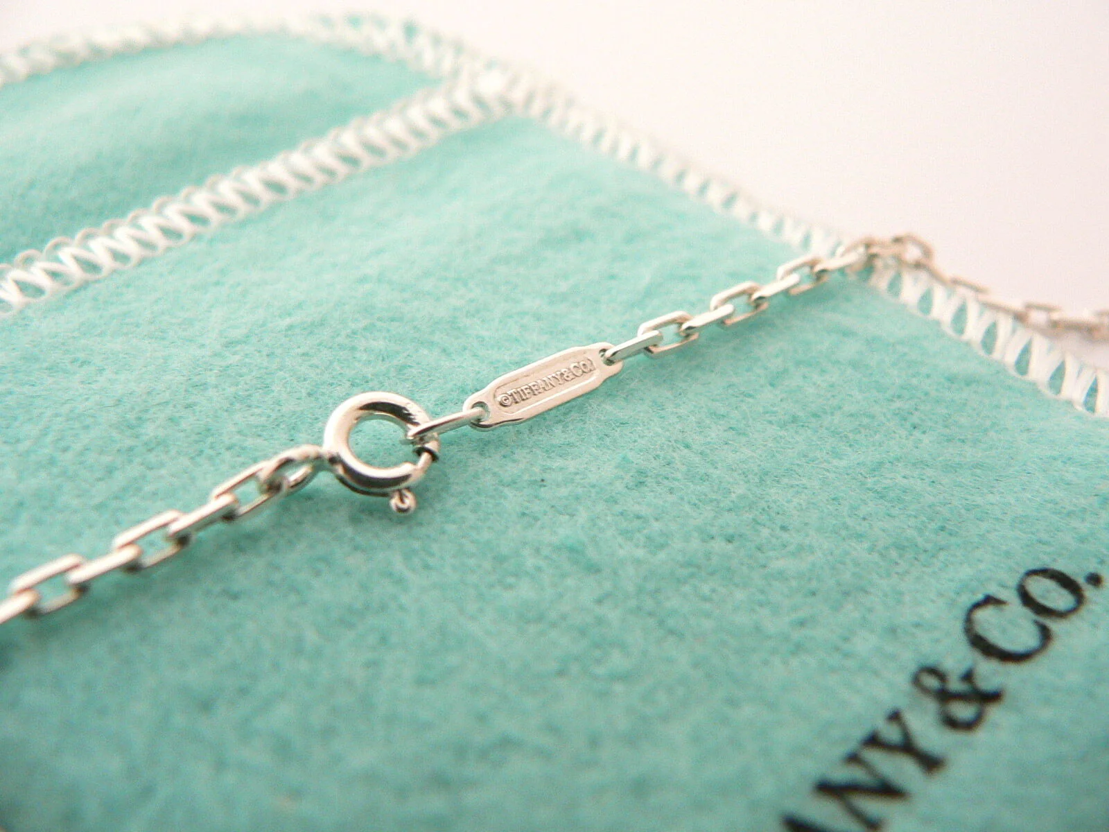 Tiffany & Co LOVE Cube Necklace Pendant Charm 18 In Chain Gift Pouch Silver ERA