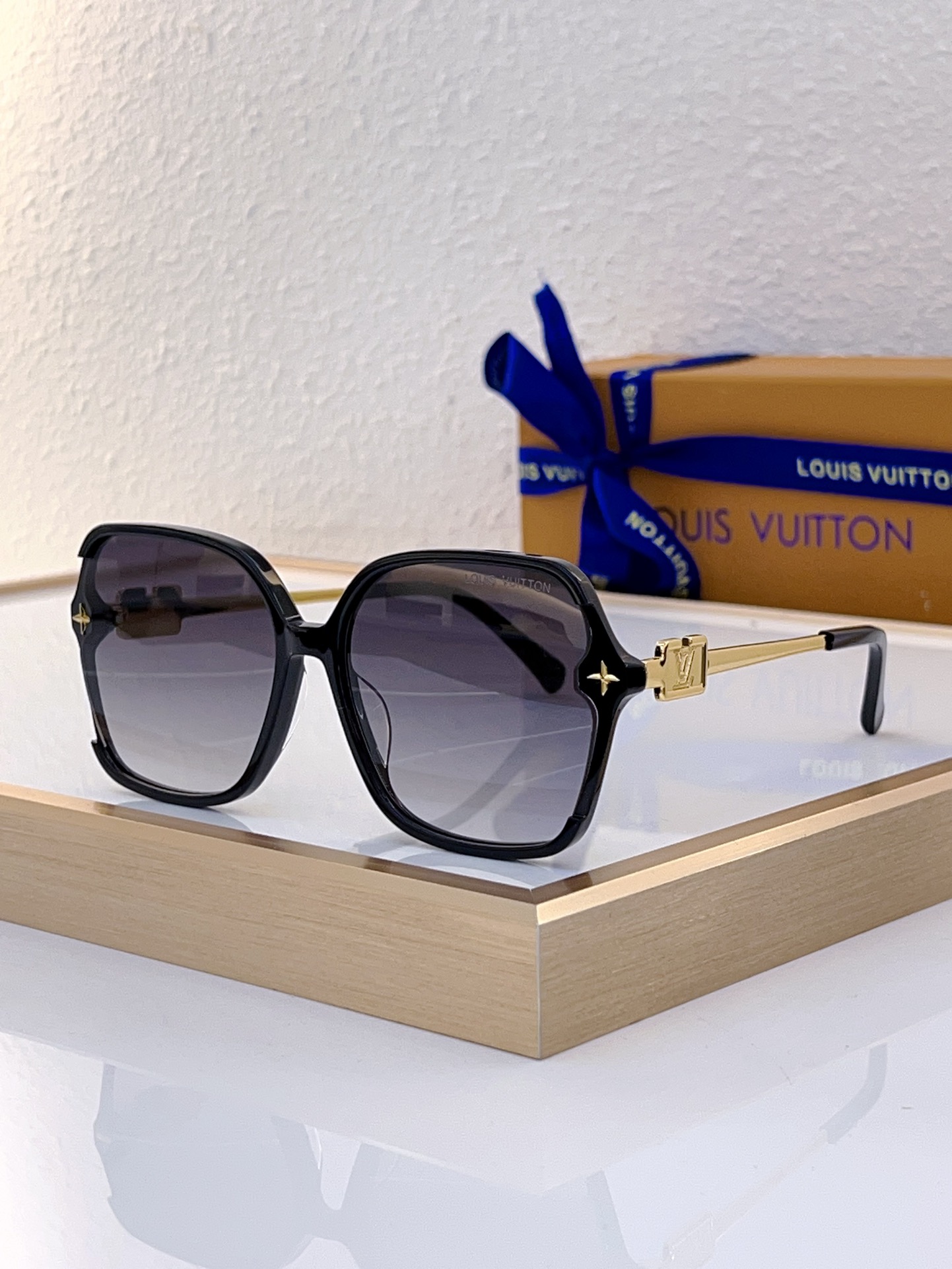 Louis Vuitton LV Sunglasses