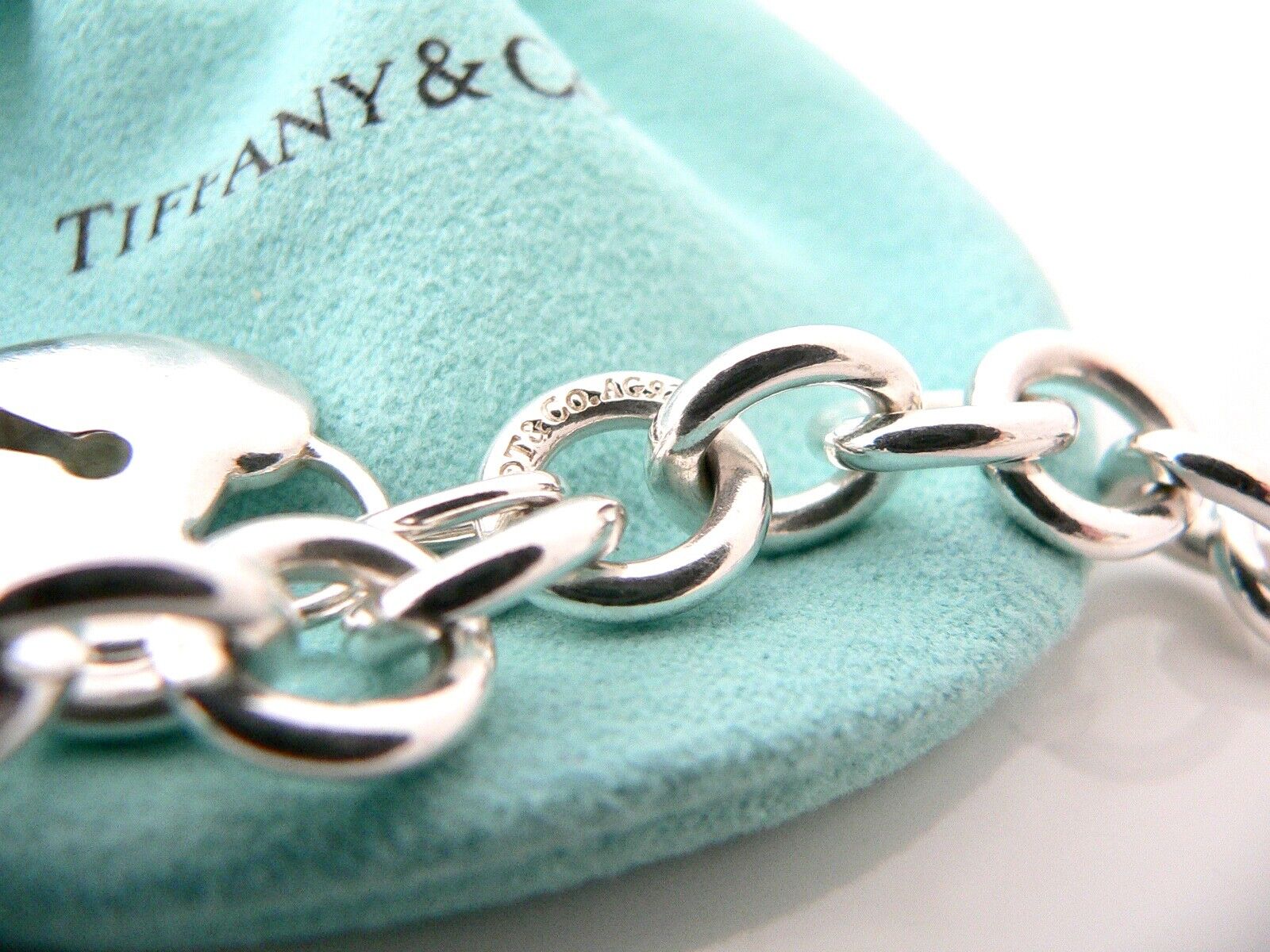 Tiffany & Co Heart Key Bracelet Keyhole Charm Bangle Link Chain Gift Pouch T Co