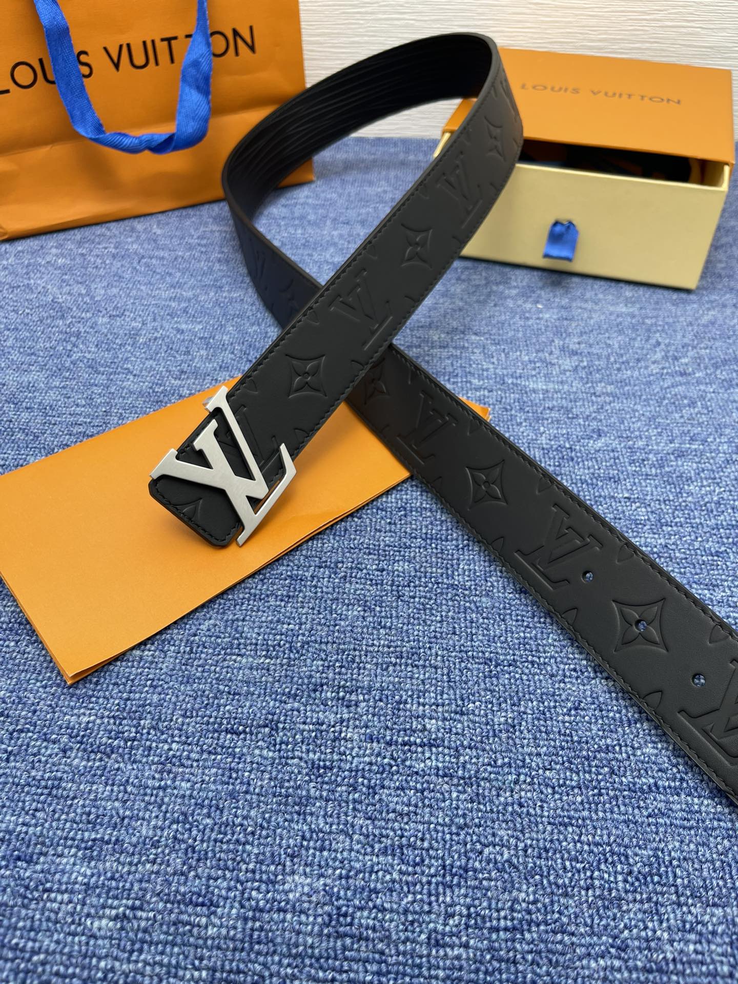 Louis Vuitton LV Leather Belts 1:1 Mirror Version