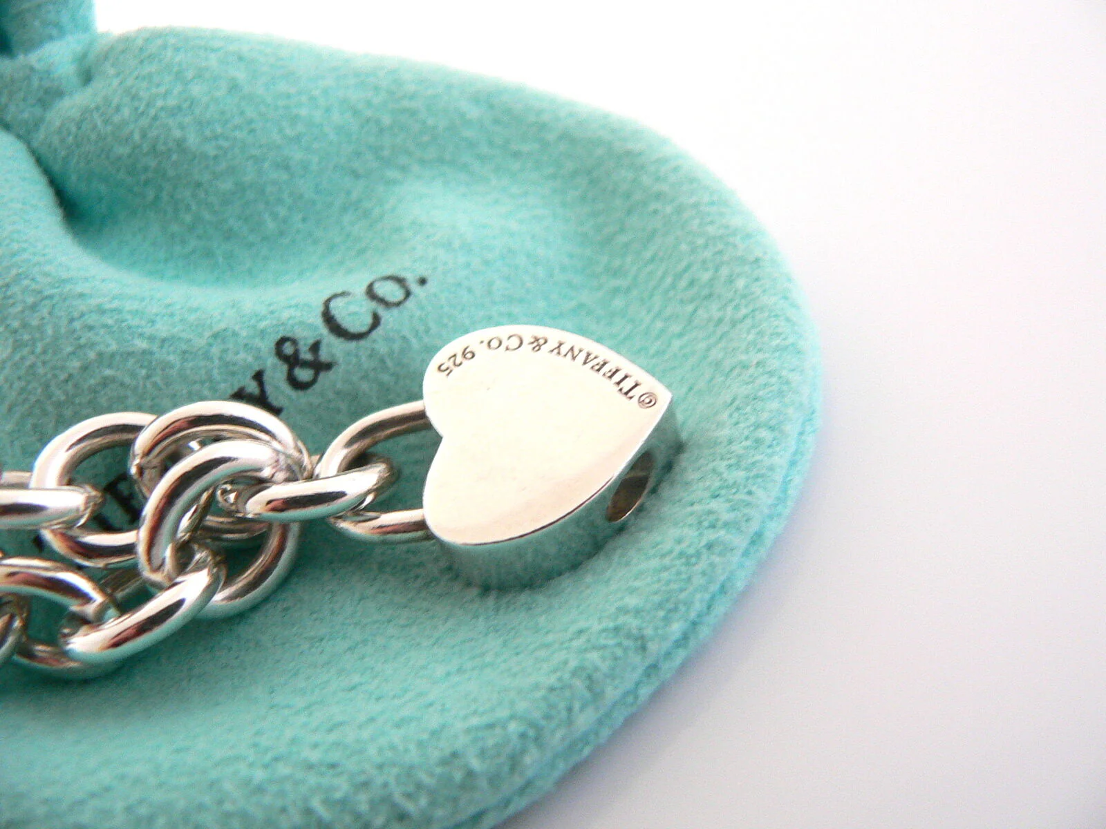 Tiffany & Co Silver Mom Heart Padlock Charm Pendant Toggle Bracelet Gift Pouch