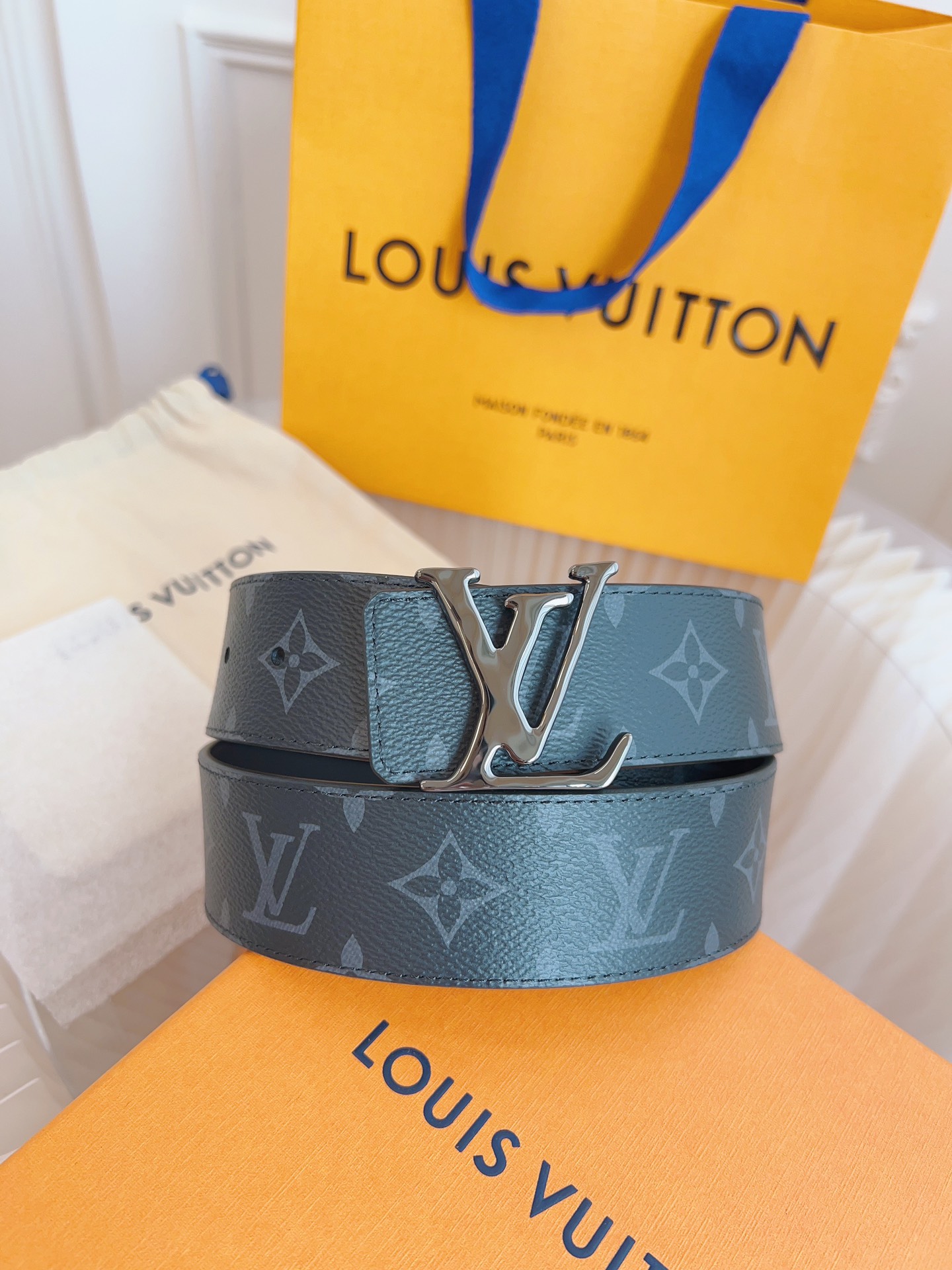 Louis Vuitton LV Leather Belts 1:1 Mirror Version