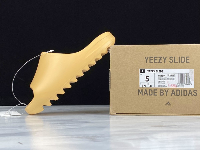 Yeezy Slide Desert Sand FW6344