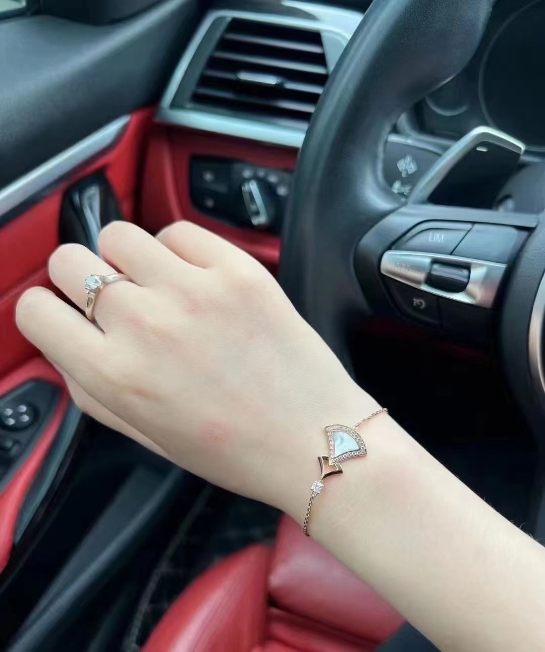 BVLGARI DIVAS' DREAM NECKLACE