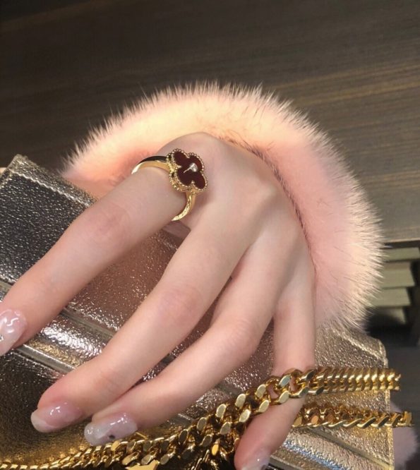 Van Cleef Clover Ring Dupe, One Diamonds