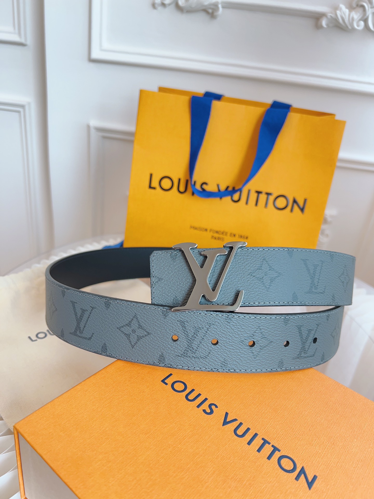 Louis Vuitton LV Leather Belts 1:1 Mirror Version