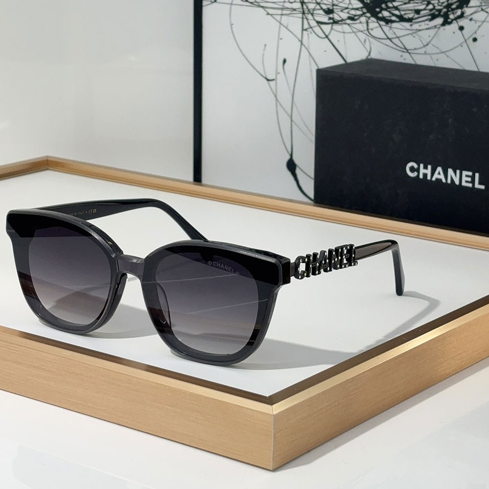 Chanel Mirror leg Hollowed out Logo Sunglasses Top quality （Replica）