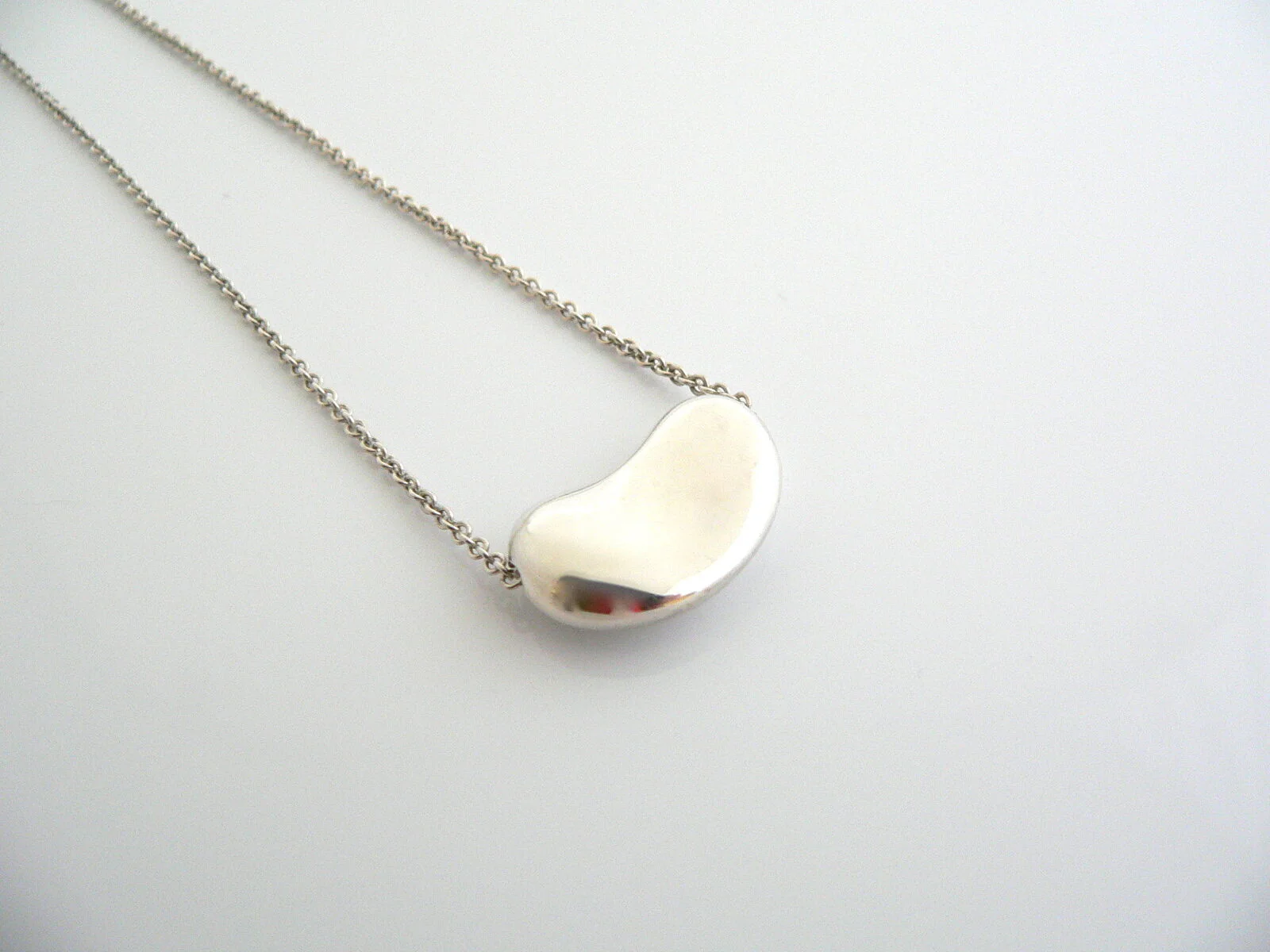 Tiffany & Co Silver Peretti Medium Bean Necklace Pendant 19 Inch Longer Gift