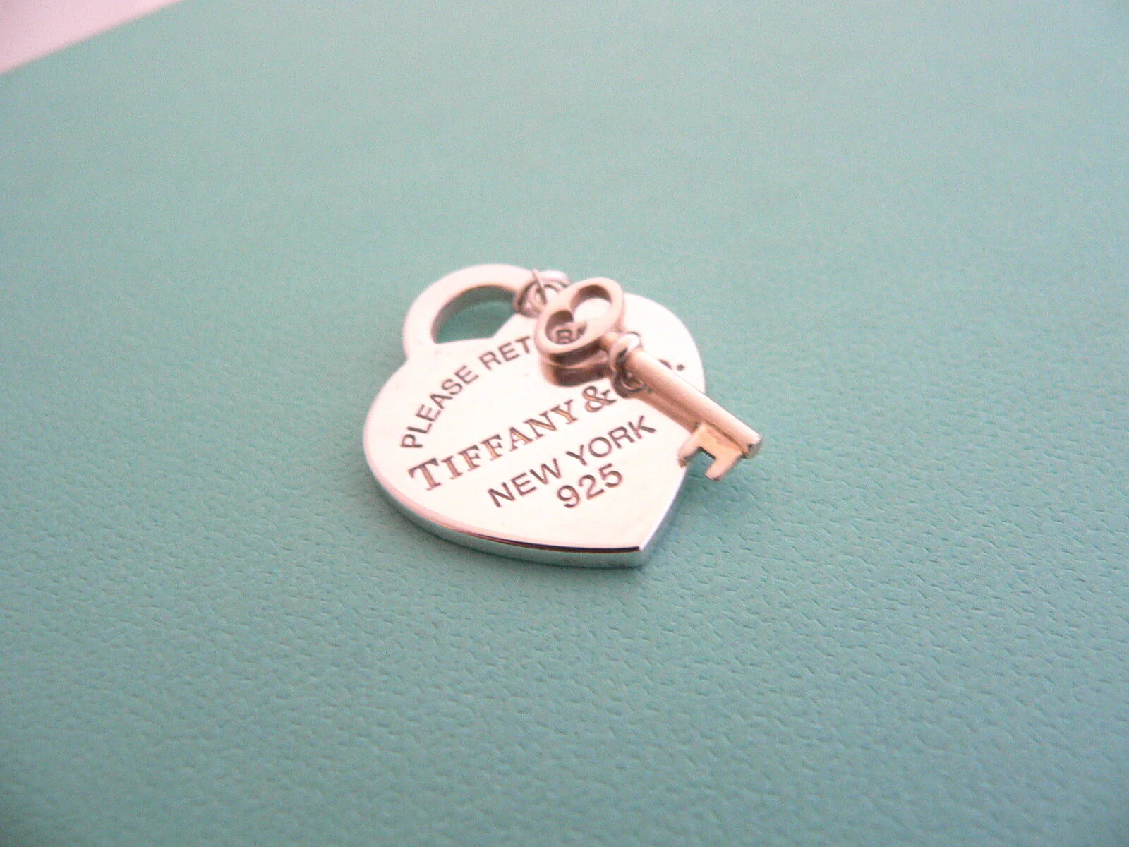 Tiffany & Co Return to Tiffany Silver Heart Key Charm Pendant Classic Love Gift