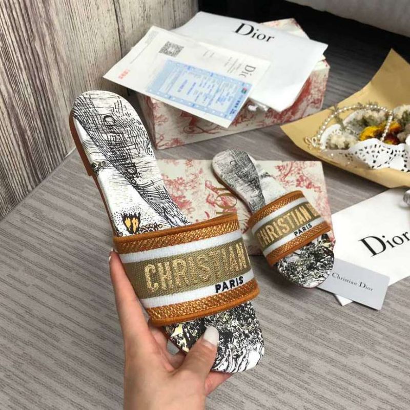 Dior DWAY Slide Slipper Sandals (Replica)