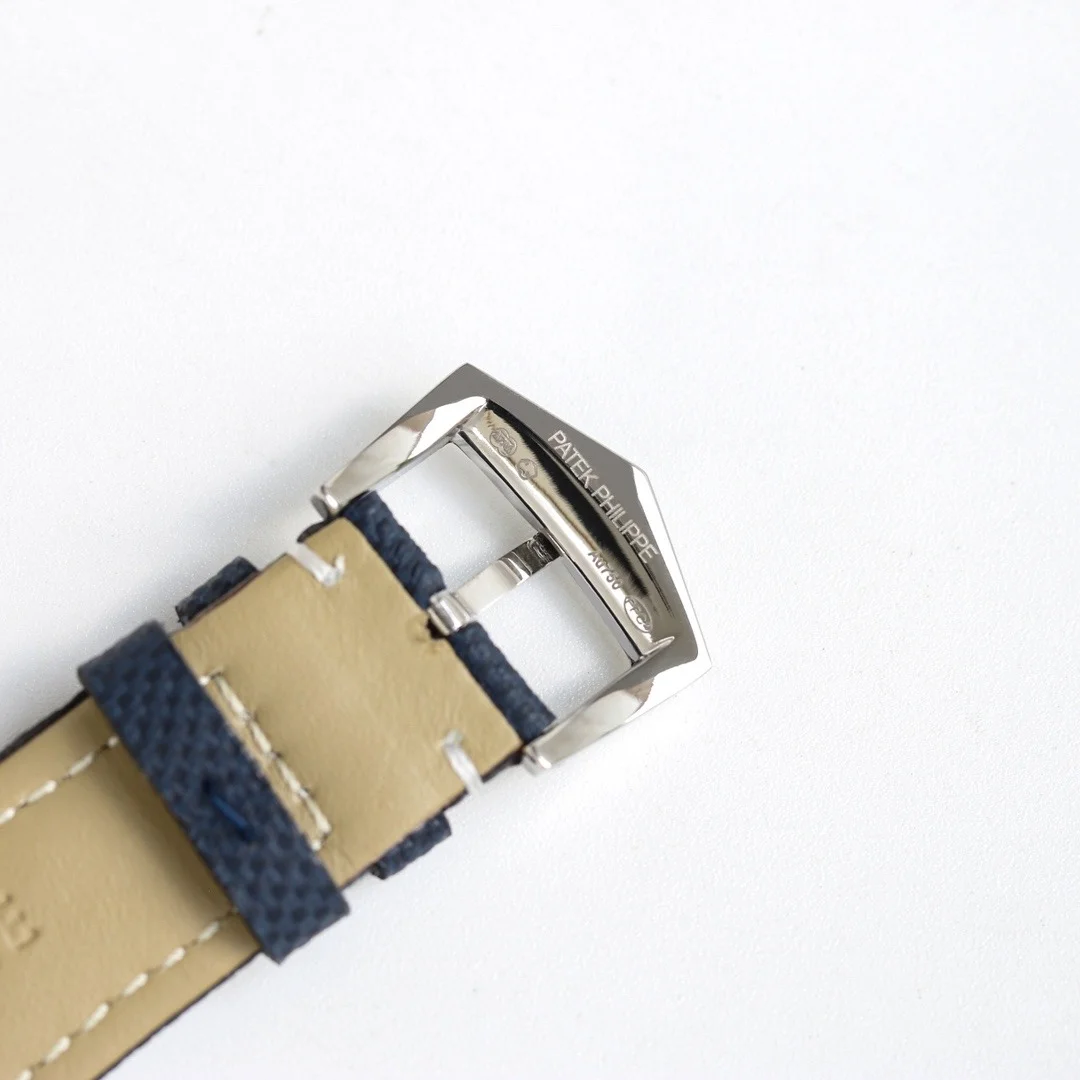 Calatrava 6007G-011 DATE, SWEEP SECONDS. 40 mm,White gold,