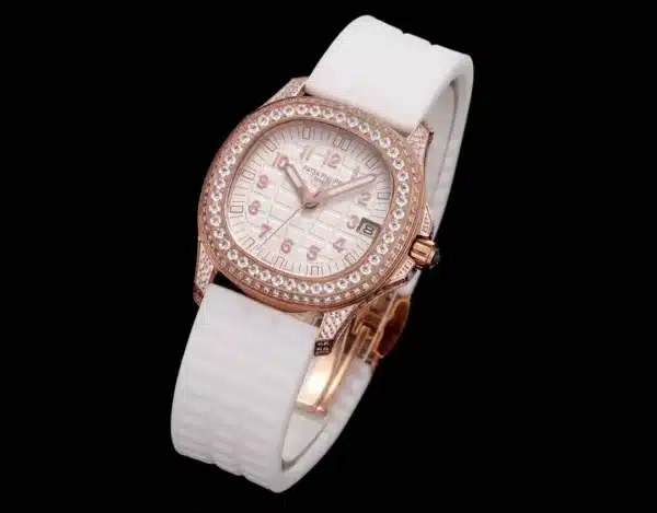 Aquanaut 5269/200R Luce Travel Time 38.8 mm,Gold