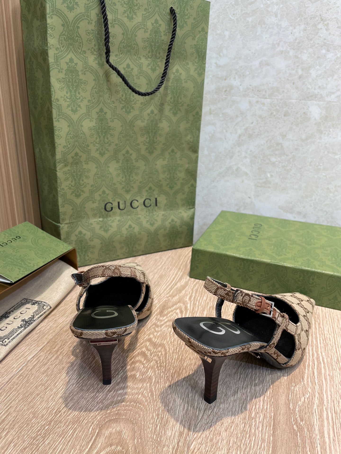 Gucci Toe Cap Sandals Slide Sandal (Replica)