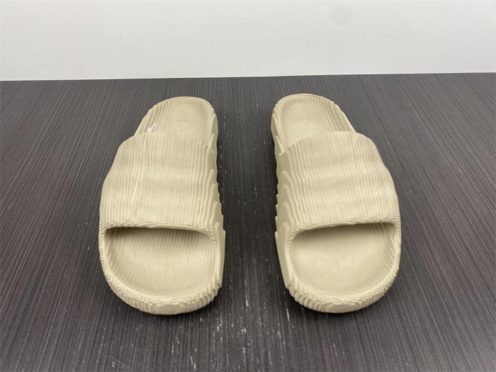 Yeezy Slide new collection
