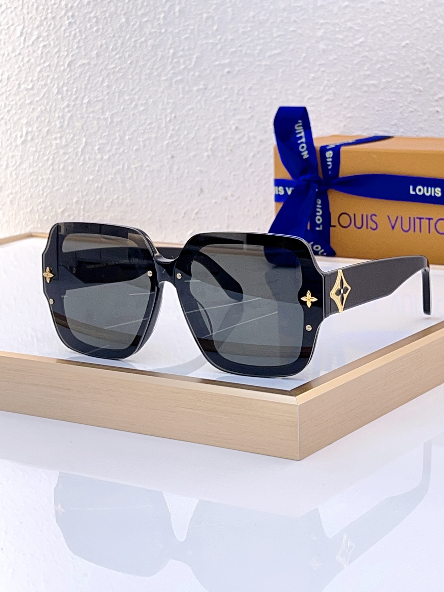Louis Vuitton LV Sunglasses