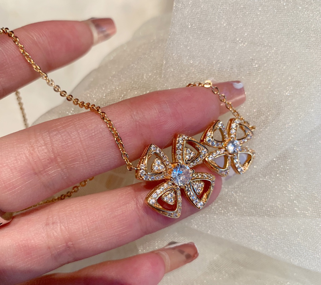 BVLGARI FIOREVER NECKLACE