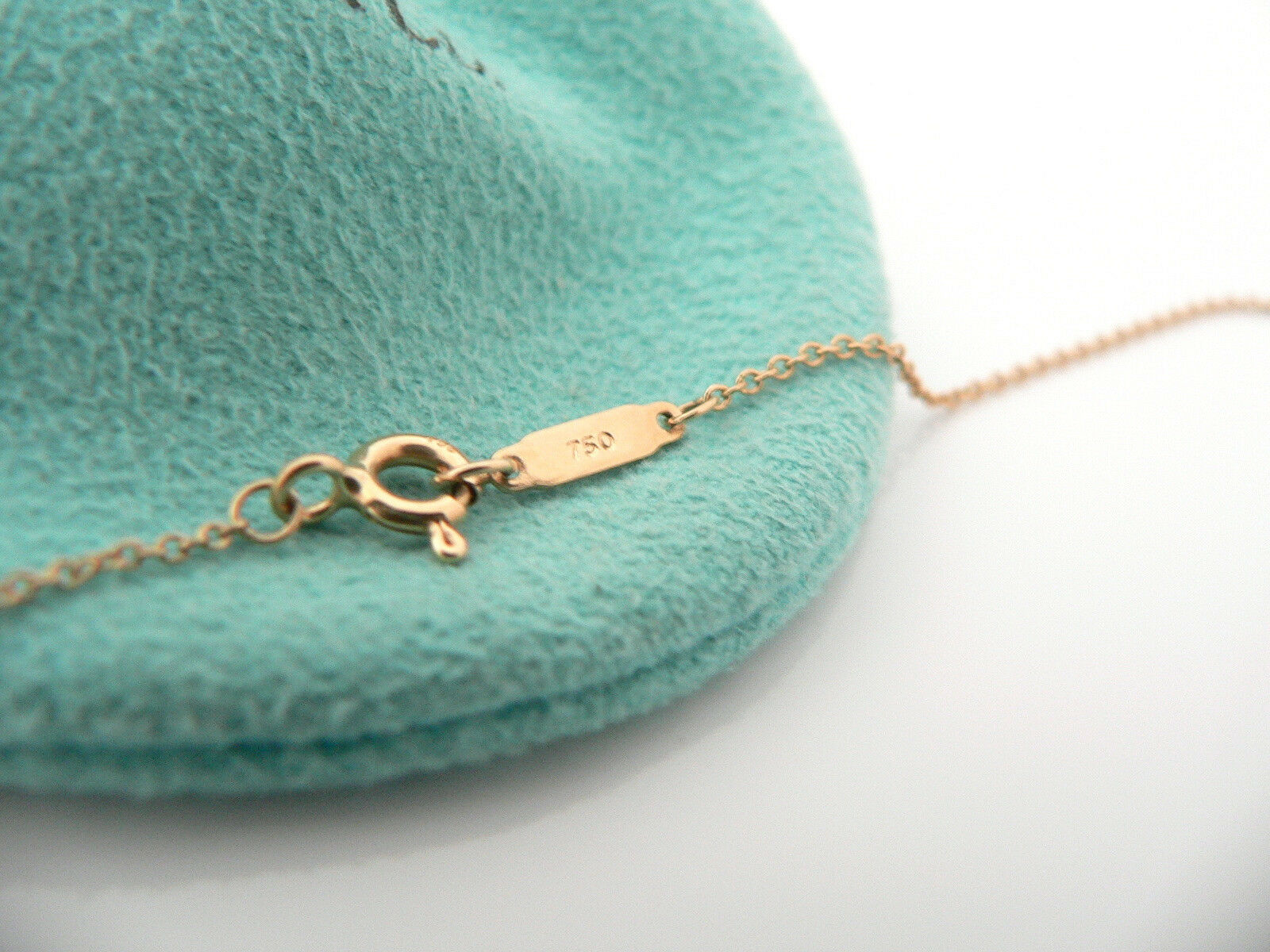 Tiffany & Co 18K Yellow Gold Heart Key Necklace Pendant Chain Gift Pouch Love