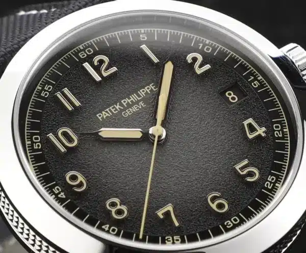 Calatrava DATE, SWEEP SECONDS. 40 mm,Steel,5226G