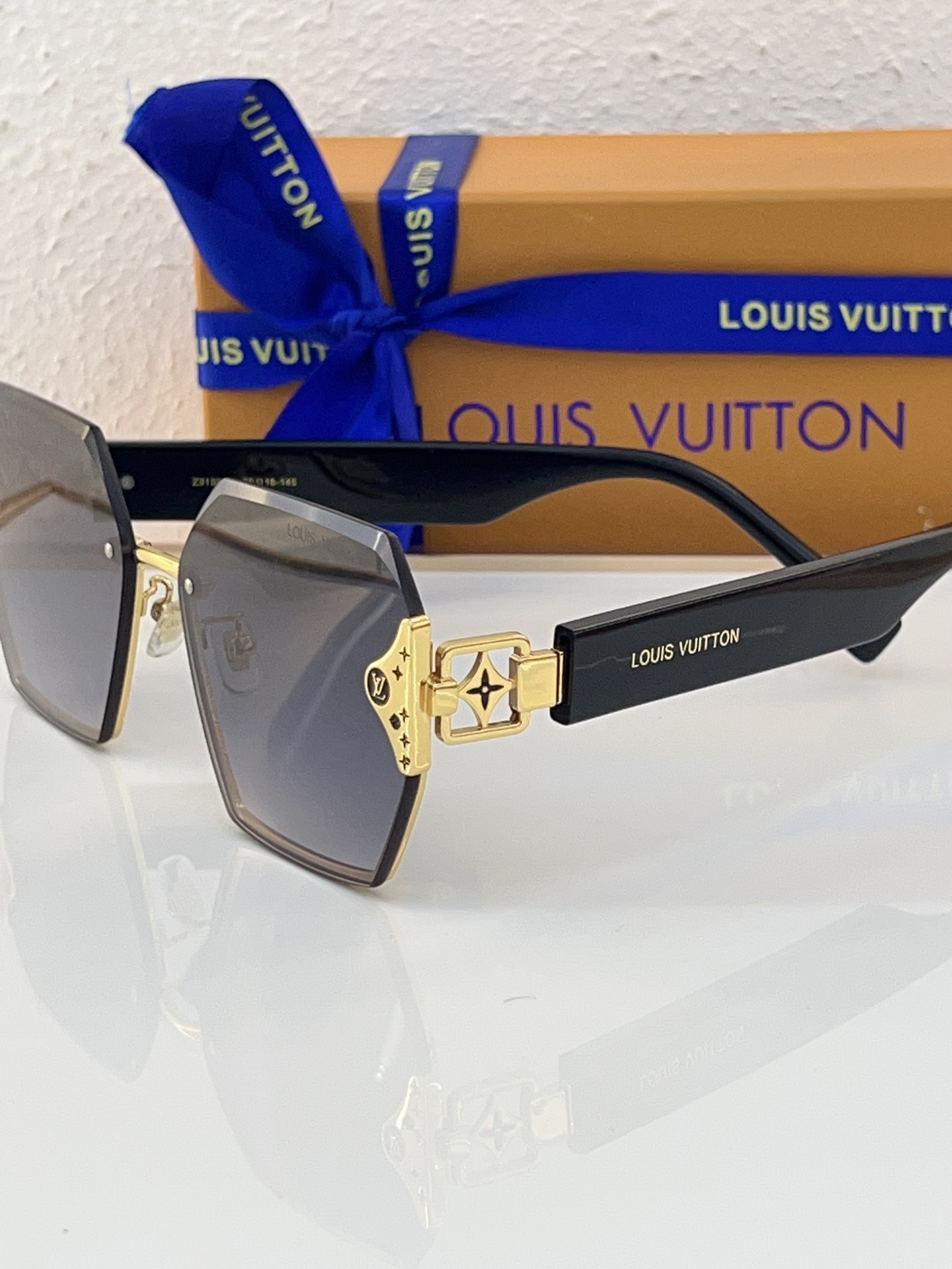 Louis Vuitton LV Sunglasses