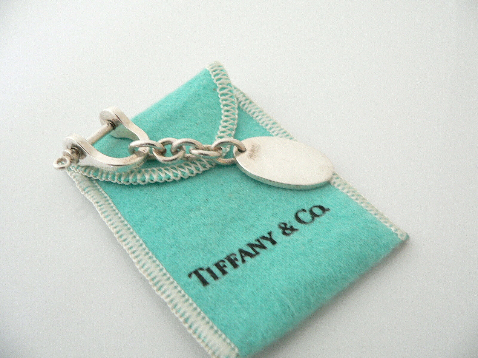 Tiffany & Co Silver Shackle Oval Key Ring Keychain Key Chain Gift Pouch Love