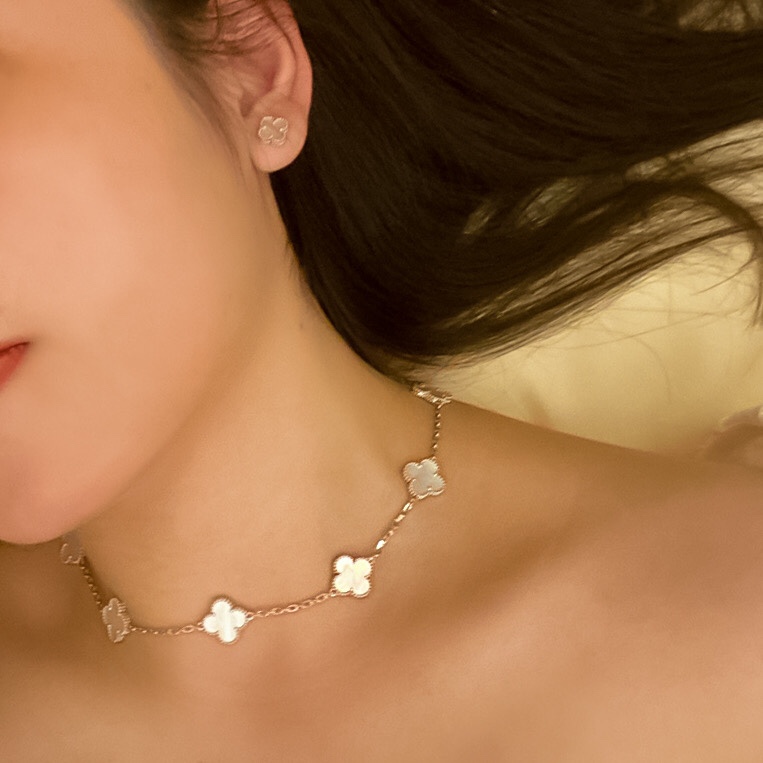 Van Cleef 10 motifs Necklace Replica